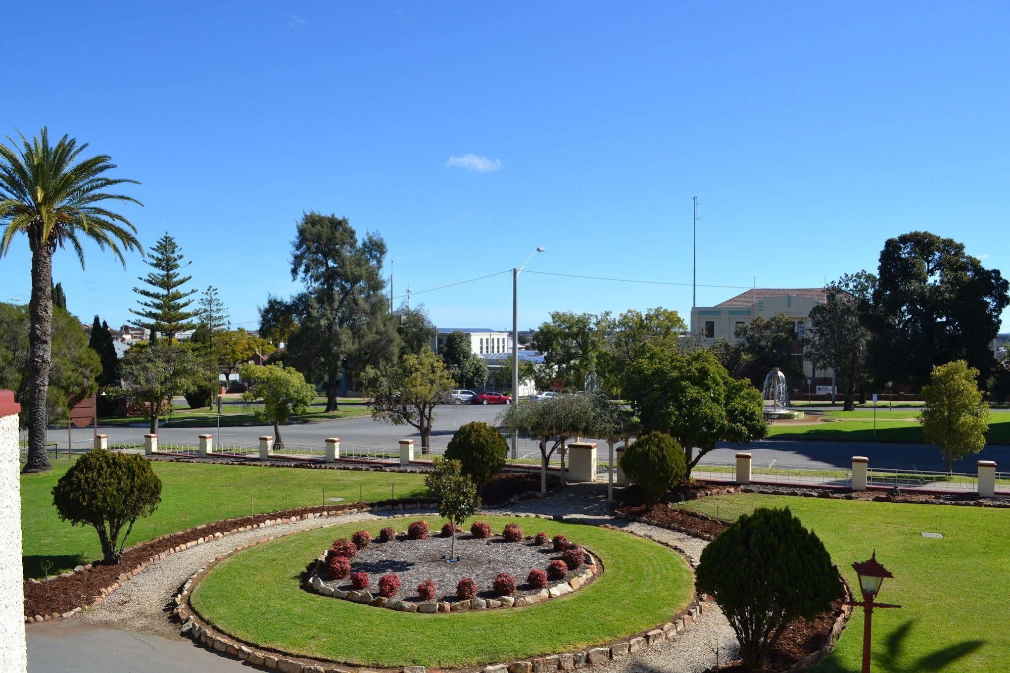 Hydro Hotel Leeton Buitenkant foto